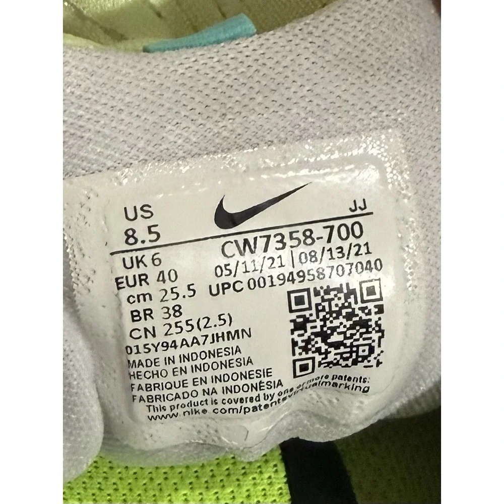 Nike Air Zoom Pegasus 38 (women's), colorway Volt/Light Lemon, size 8.5
